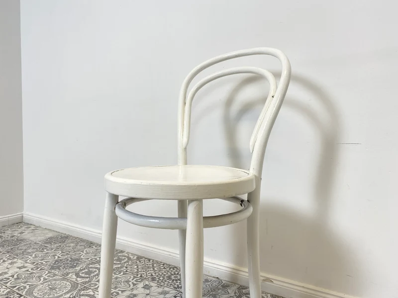 WMK Formschöner jedoch etwas abgerockter antiker Bugholzstuhl , vermutlich berühmter Stuhl Nr. 14 von Thonet