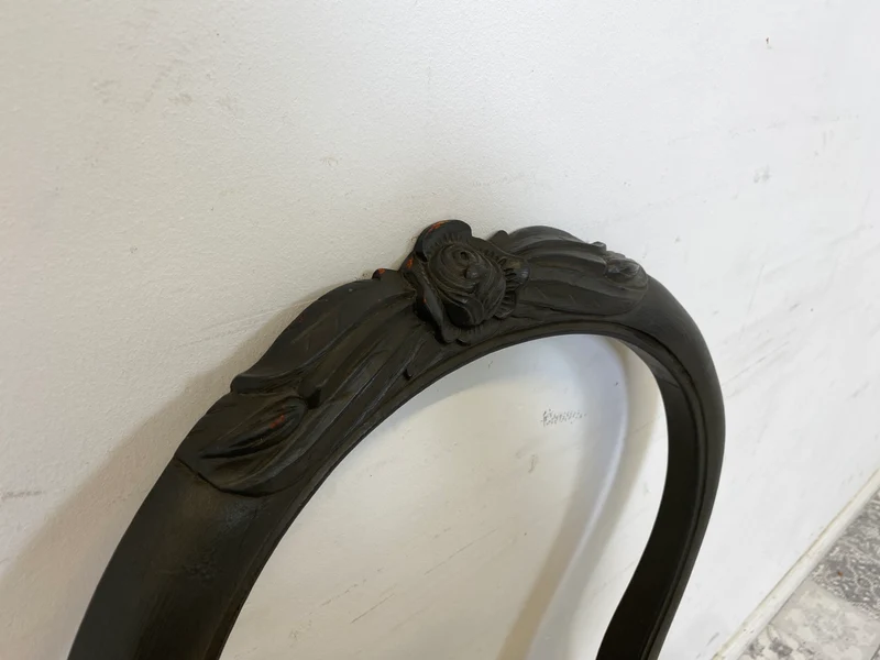 WMK Formschöner und gut erhaltener 60er Jahre Stuhl im Biedermeier Stil mit wunderschönem jedoch etwas fleckigem Bezug