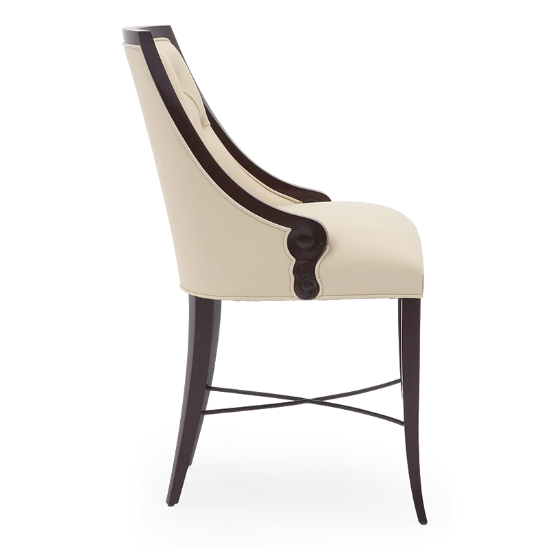 Christopher Guy Hocker/Ottomane 60-0339