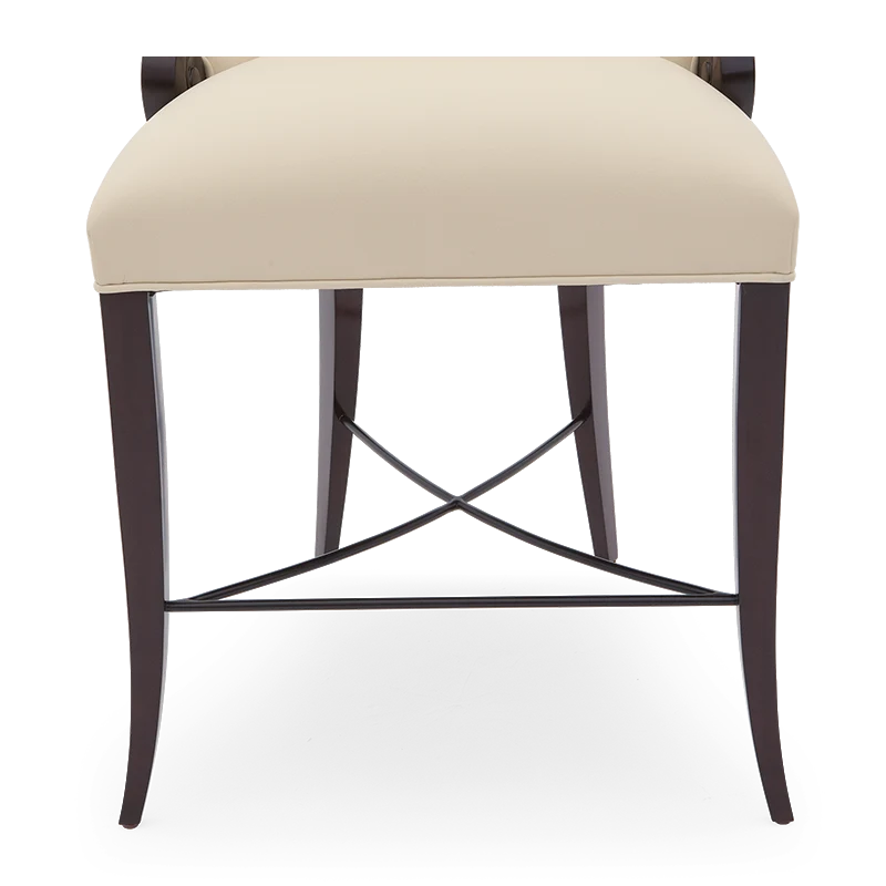 Christopher Guy Hocker/Ottomane 60-0339