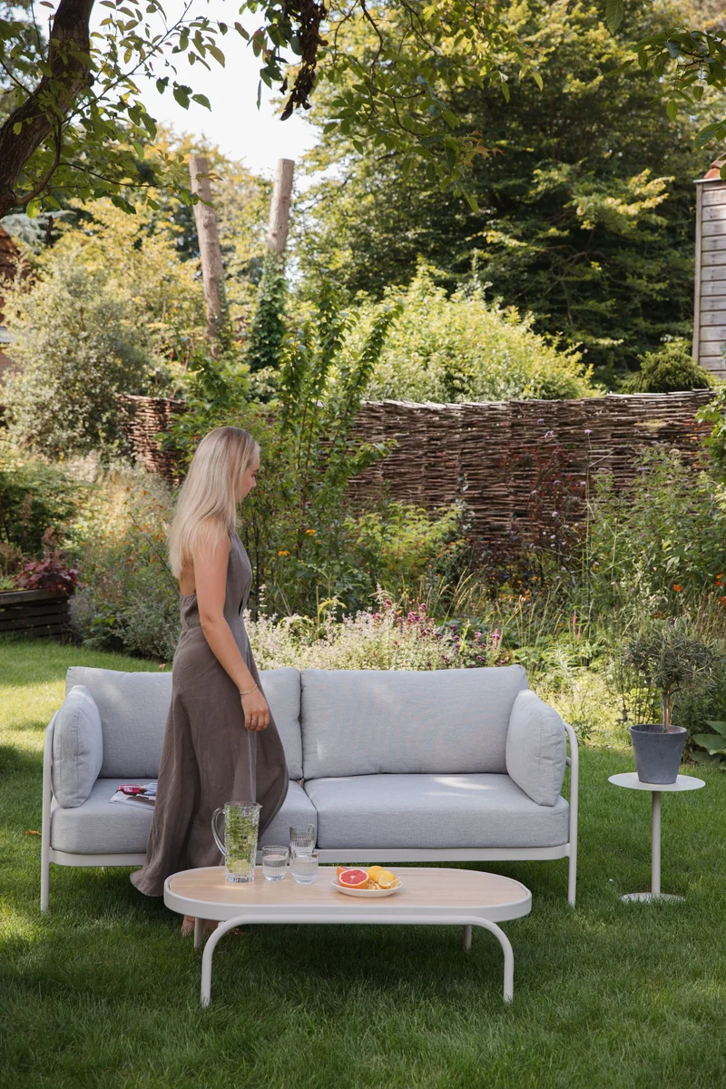 Zuiver Couchtisch Outdoor Vista – Beige, Aluminium, 110 × 62,5 × 32 cm