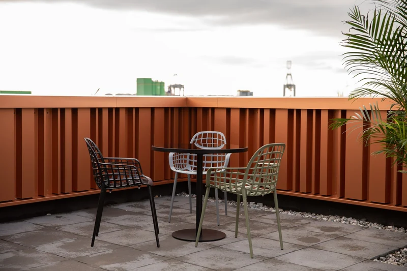 Zuiver Bistrotisch Albert Garden – Schwarz, Aluminium, 80 × 80 × 76 cm