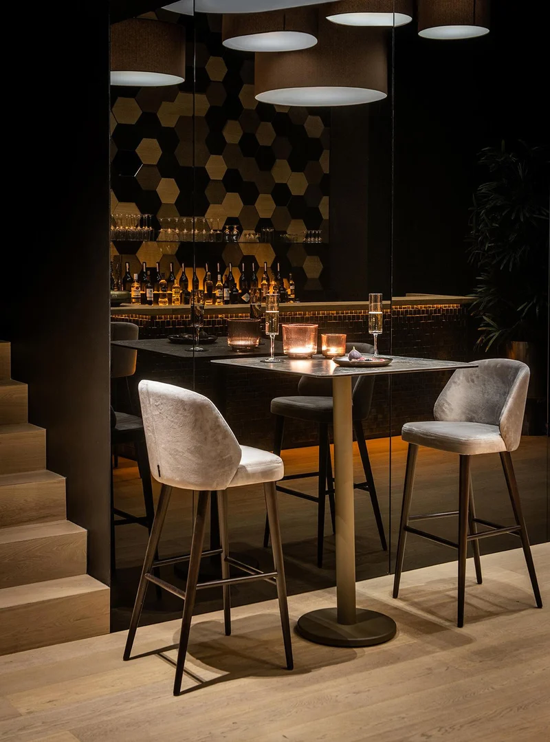 Dôme Deco VERGE Barstuhl low