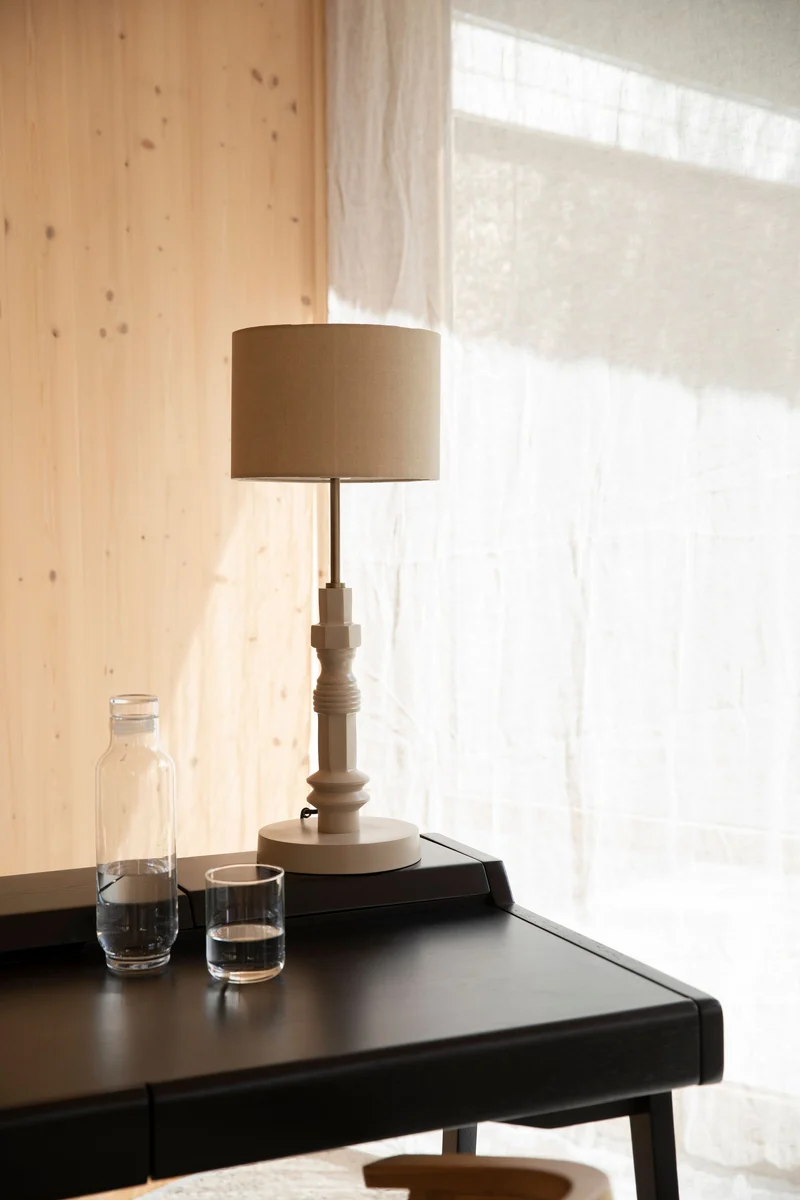 Zuiver Schreibtisch Kaat – Schwarz, Gummibaumholz, 70 × 120 × 81 cm