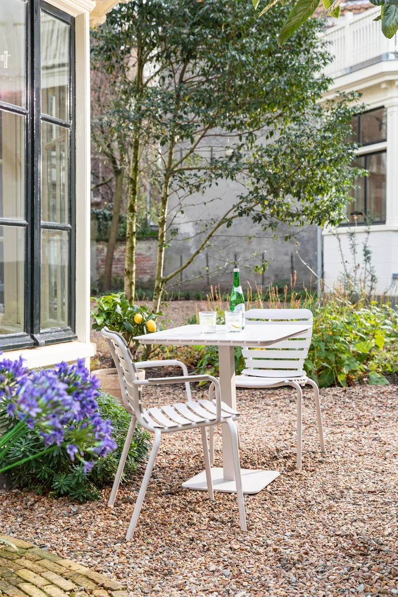 Zuiver Bistrotisch Garden Vondel 71 × 71 cm Clay – Weiß, Aluminium