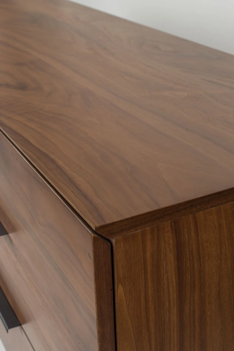 Zuiver Sideboard Travis – Nussbaum, 45 × 180 × 70,5 cm