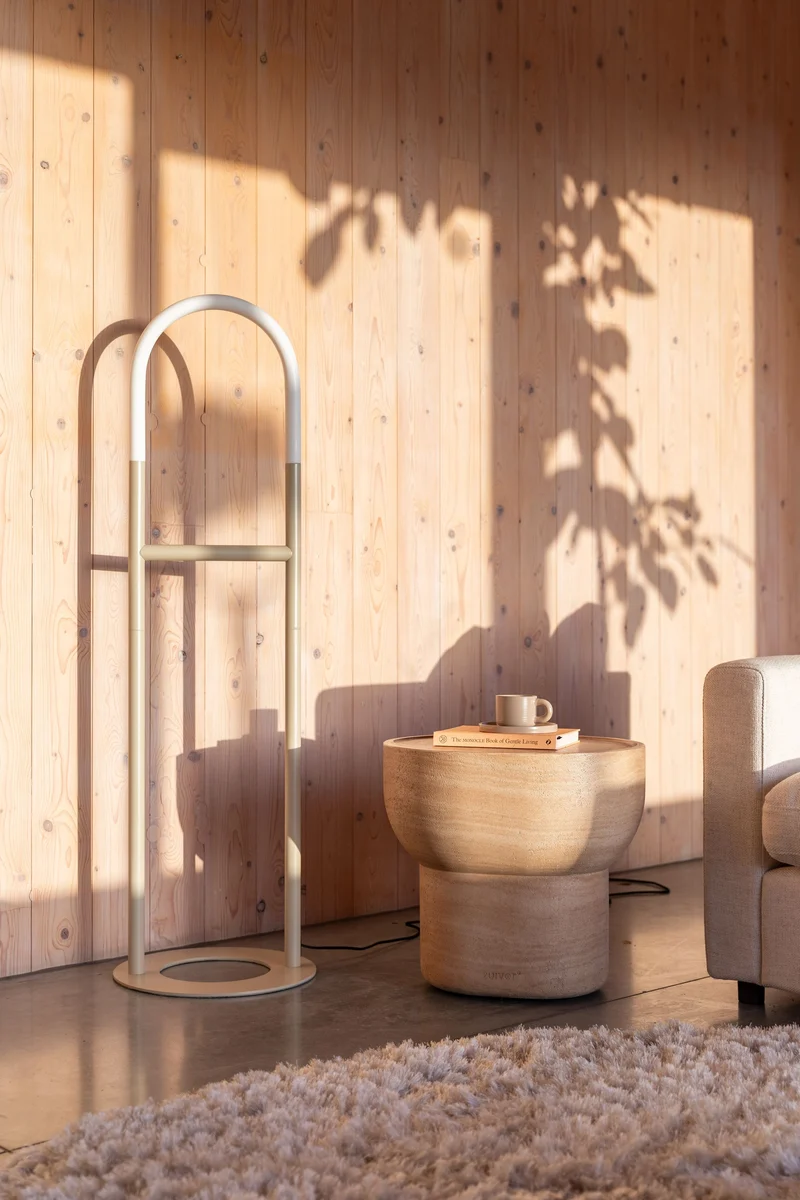 Zuiver Stehleuchte Arch – Beige, Eisen, 40 × 40 × 135 cm