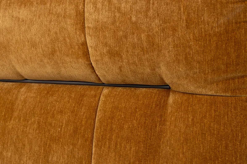 Dutchbone Sofa Hodge 4,5-Sitzer Ochre – Polyester, 105 × 278 × 68 cm