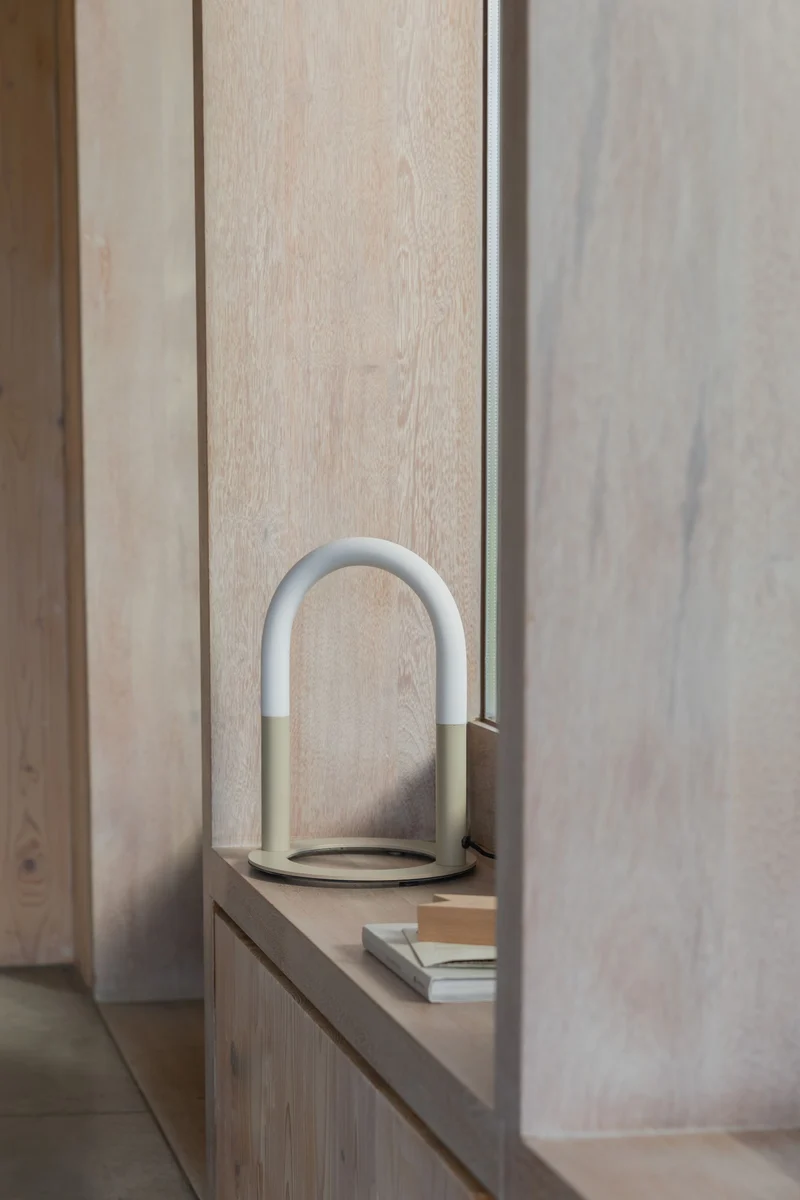Zuiver Tischleuchte Arch – Beige, Eisen, 25 × 25 × 36 cm
