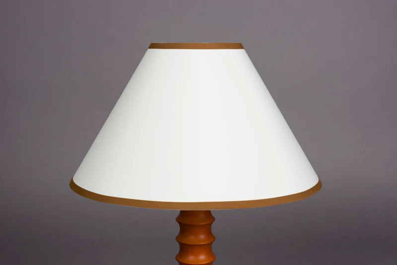 Dutchbone Tischleuchte Horace – Braun, Massives Eichenholz, 30 × 30 × 64 cm
