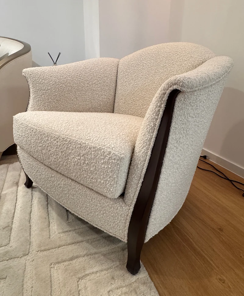 Christopher Guy eleganter Sessel 60-0430 von Instylior
