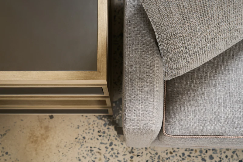 Caracole 110 Remix Sofa M110-019-212-C von instylior