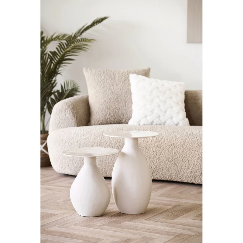 House Nordic Beistelltisch Calais – emailliertes Metall in gebrochenem Weiß, Ø 36 cm