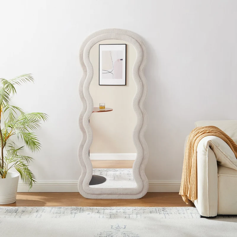 SalesFever Ganzkörperspiegel Ripple – Kunstfell Beige, 70 × 170 cm