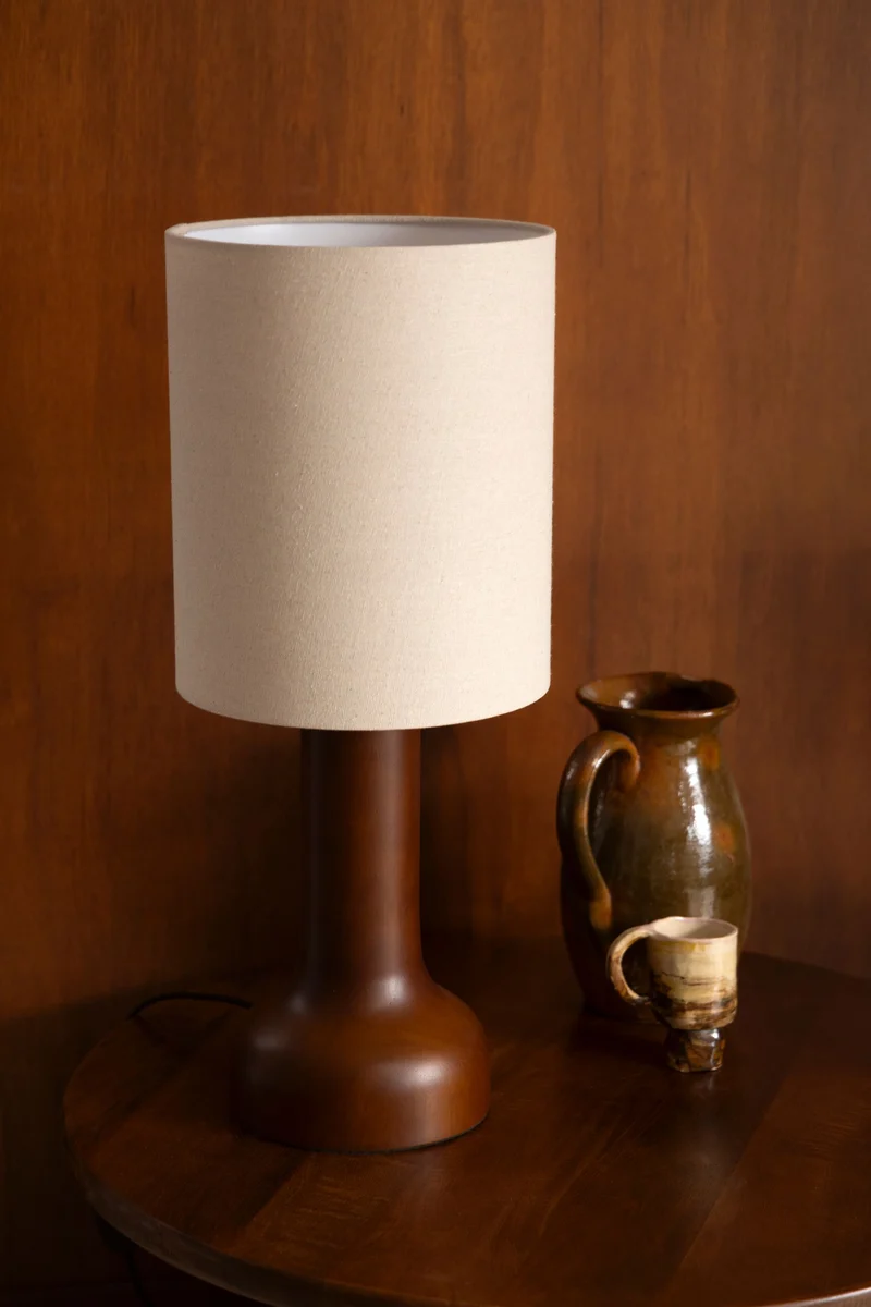 Dutchbone Tischleuchte Jones – Beige, Gummibaumholz, 25 × 25 × 60 cm