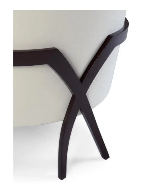 Christopher Guy exklusiver Sessel 60-0625 von Instylior