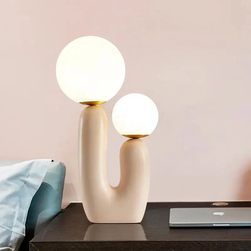 Post-modern Resin Glass Ball Table Lamps Nordic Creative Living Room Desk Lamps Fixture Bedroom Bedside Study Office LED