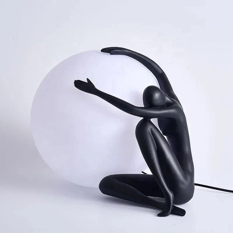Nordic modern simple humanoid art sculpture holding ball resin led table lamp living room bedroom decoration bedside desk lamps