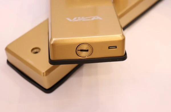 Vila Smart Lock Lock,Display screen,Keypad Digital,Biometric Fingerprint,IC Card,Mechanical key Unlock for Apartment Hotel Home Use. COLOR: (Golden)