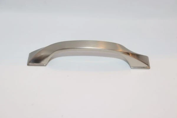 VILA |6583| Drawer Handles Pulls Solid Zinc Alloy Furniture cupboard or Kitchen Drawer Handles 1-Pec